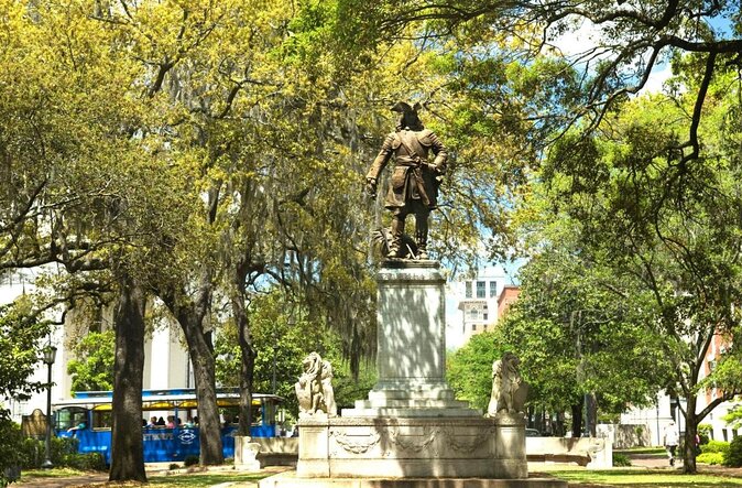90 Minute Historic Savannah Walking Haunted Bar Pub Crawl - What makes this Savannah walk different