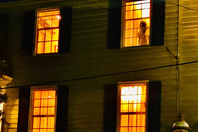 90 Minute Historic Savannah Walking Haunted Bar Pub Crawl - Original Pinkie Masters adds local bar character