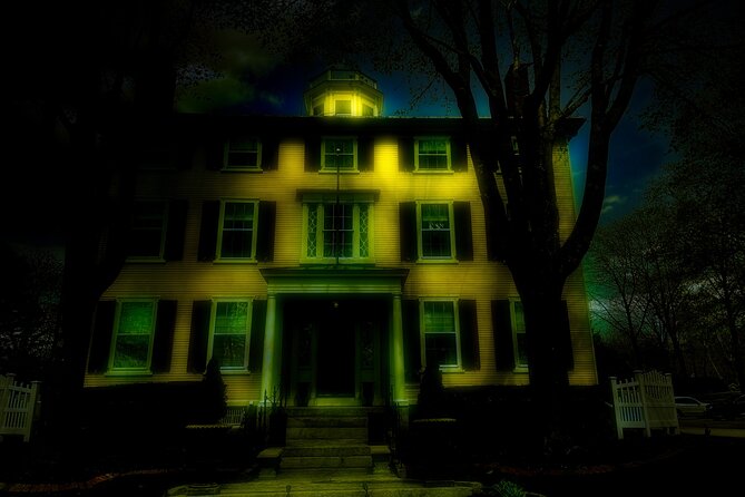 90 Minutes Ghost Walking Tour in Kennebunkport - Starting at White Columns at 7 p.m.