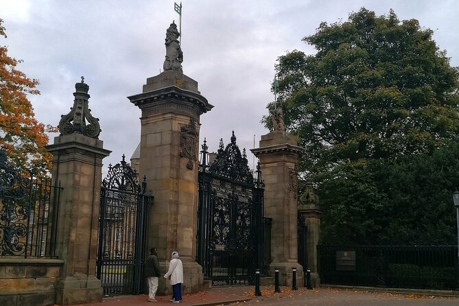 A History of Witchcraft in Edinburgh: A Self-Guided Audio Tour - Starting at Holyrood with the app