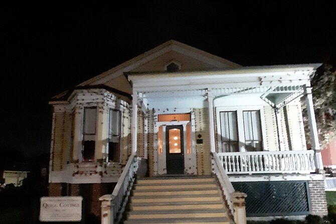 Al's Ghost tour : a small group experience - Old Galveston is the main attraction