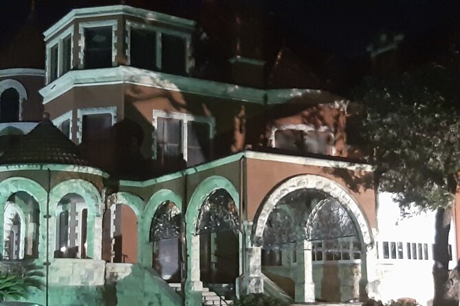 Al's Ghost tour : a small group experience - Why the small group matters