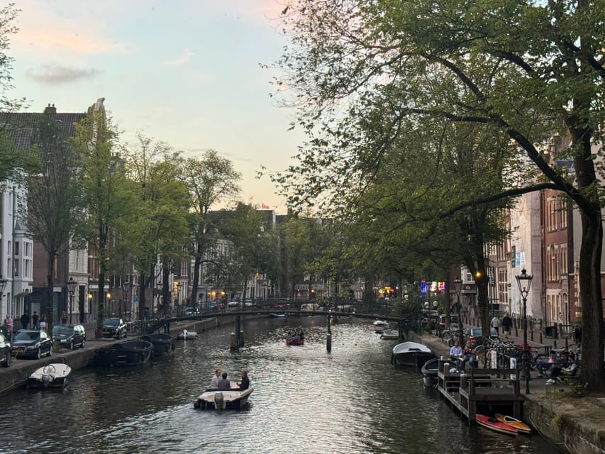 Amsterdam: Ghost Walking Tour and Dark History - Begijnhof: quiet lanes and unsettling contrasts