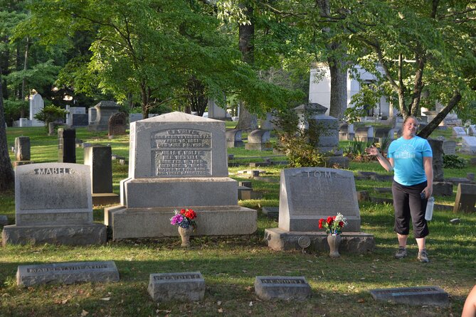 Asheville Ghost Tour: A Walk Through Riverside Cemetery & Montford Neighborhood - Why Riverside Cemetery makes the right starting point