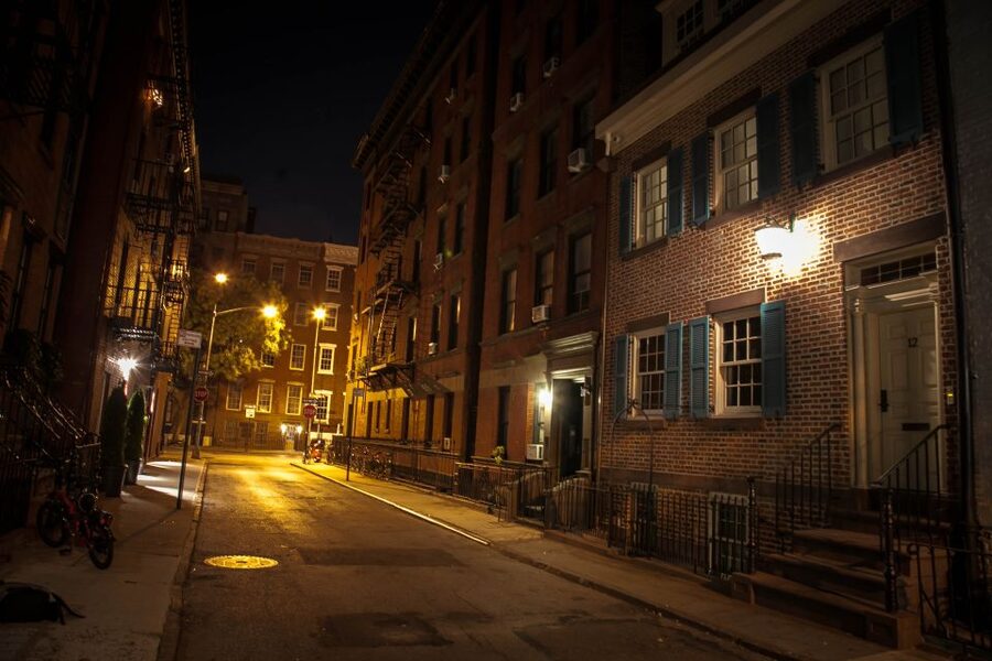 Asheville: Terrors, Boos and Booze Haunted Pub Crawl - What the guides add to the evening