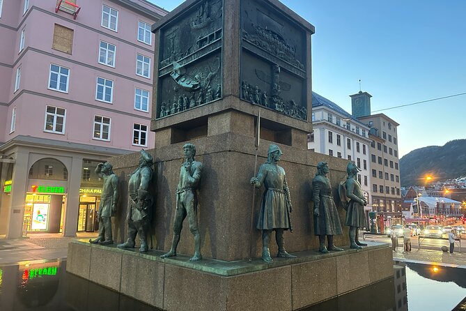 Audio Walking Tour in Bergen Famous Ghosts Location - Sailors, statues, and stories of those who never came home