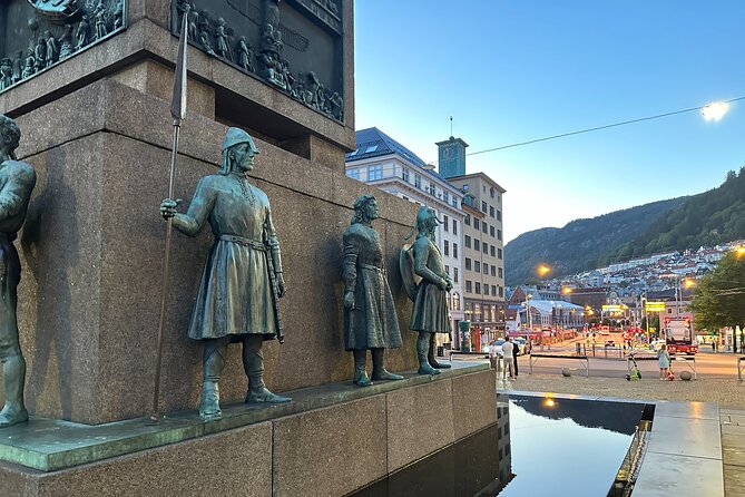 Audio Walking Tour in Bergen Famous Ghosts Location - Cathedral Vågsalmenningen and a relic of the cross