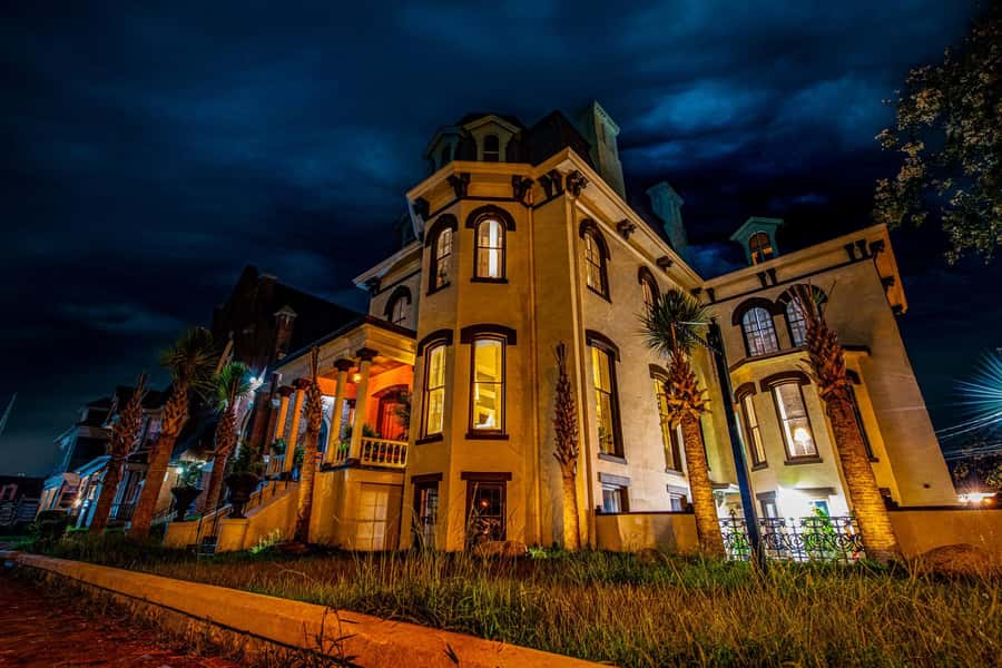 Augusta: Guided Walking Ghost Tour of Garden City - What the One-Hour Format Really Means