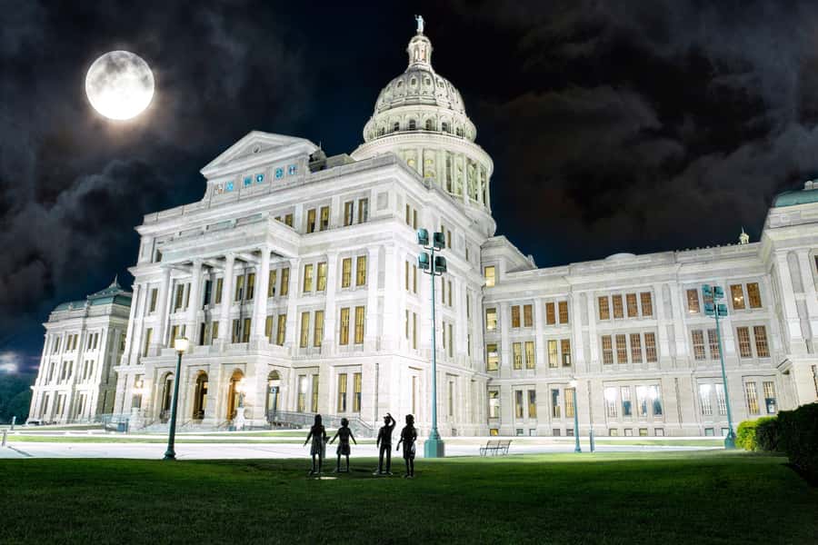 Austin Ghosts Spirits & Poltergeists Haunted Walking Tour - Why this Austin ghost walk works