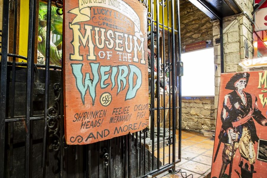 Austin Ghosts Spirits & Poltergeists Haunted Walking Tour - Buffalo Billiards and HandleBar