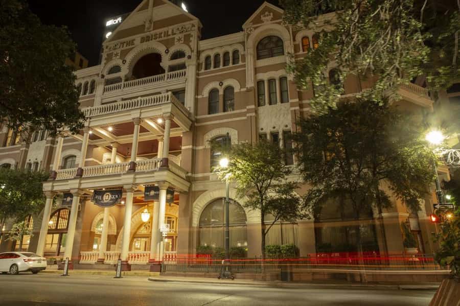 Austin Ghosts Spirits & Poltergeists Haunted Walking Tour - The Museum of the Weird and the Minnesota Iceman