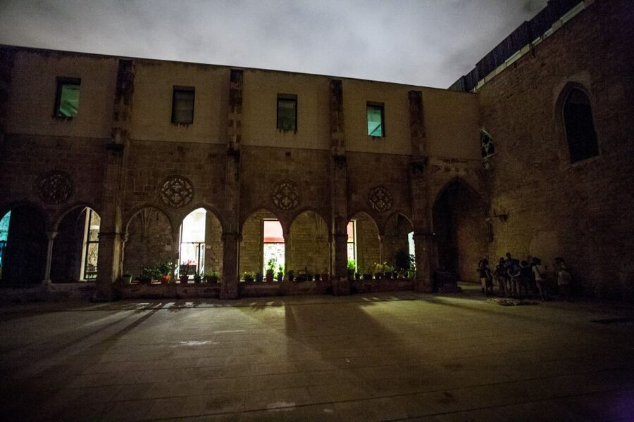 Barcelona: Dark History Night Walking Tour - Key points to know before booking