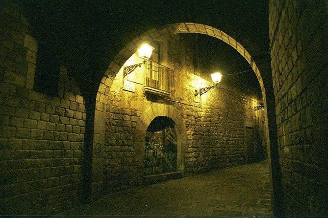 Barcelona: El Born Ghost Walking Tour. - Roman roads, old inns, and the darker side of El Born