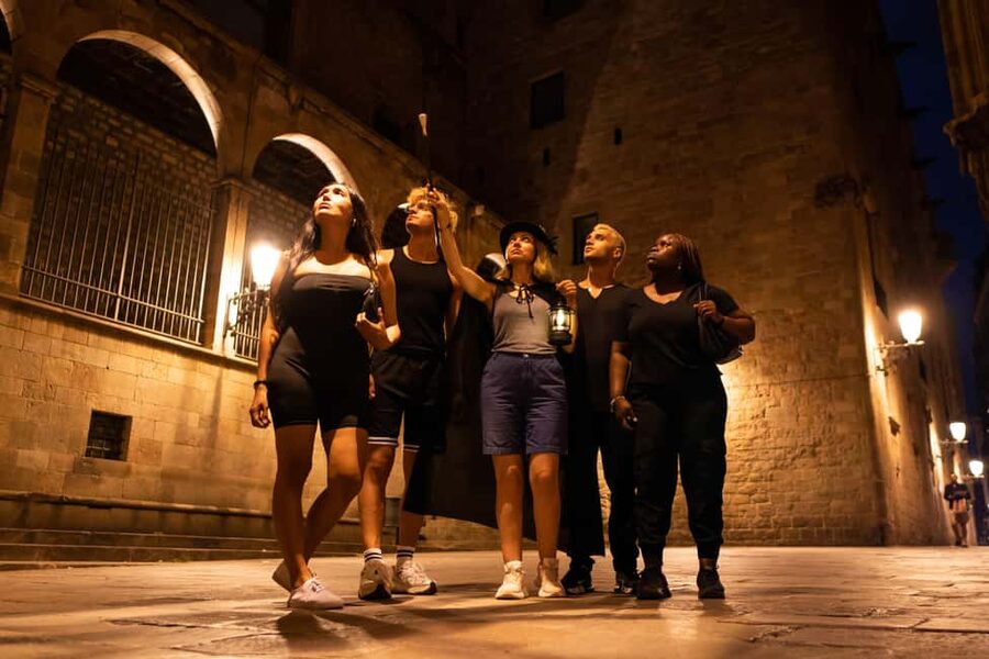 Barcelona: Gothic Quarter Tour Dark History & Ghosts Tour - La Rambla and the Grand Theater of Liceu