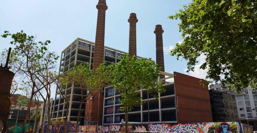 Barcelona's Dark History Walking Tour in El Raval - Keith Haring’s mural beside MACBA