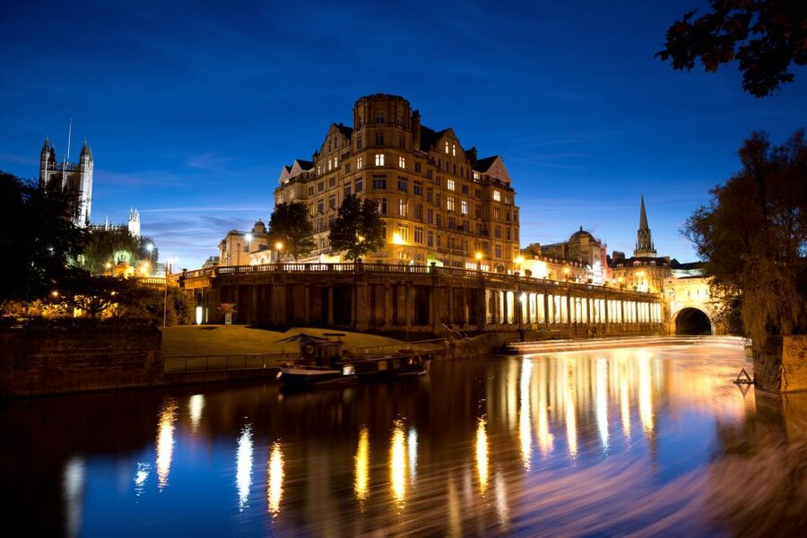 Bath: 90-Minute Private Ghost Walking Tour - Bath’s grim past, from its foundation onward