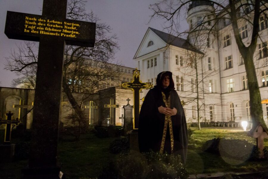 Berlin: Haunted Guided Tour in German - Key points to know before you book