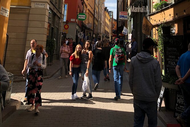 Bloody Stockholm 2h - ghosts, horror and Dark Folklore Tour - Logårdstrappan and the dangers beneath the water