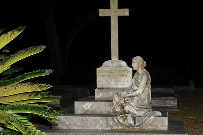 Bonaventure Cemetery's Secret Society Ghost Tour - Why Bonaventure Feels Different After Sunset