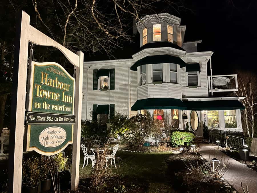Boothbay Haunted Ghost Walking Tour - The Anya and Captain Samuel Miller story