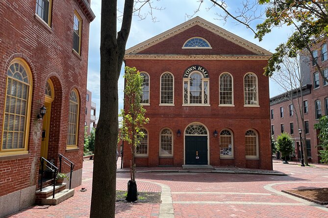 Boston Day Tour by Ferry: Salem Witch Trials Past to Present - The Witch House and the limits of the visit