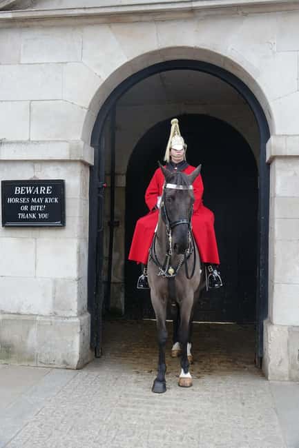 Bundle: British Museum-Changing of the Guard-Jack the Ripper - Final decision: a useful but demanding London sampler
