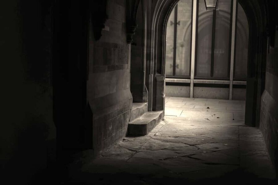 Cambridge: Alumni-Led University Ghost Tour - Key points at a glance