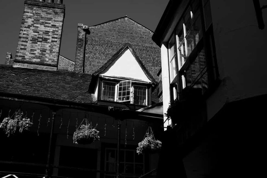 Cambridge: Alumni-Led University Ghost Tour - The Haunted Bookshop and The Eagle