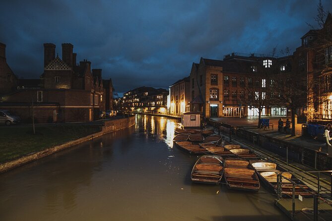 Cambridge University Ghost Tour by Alumni™ - Corpus Christi College and unsettling college tales