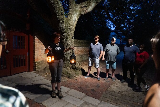 Chains, Coffins, & Curses: Charlottesville Ghost Tours - What the one-hour format really means