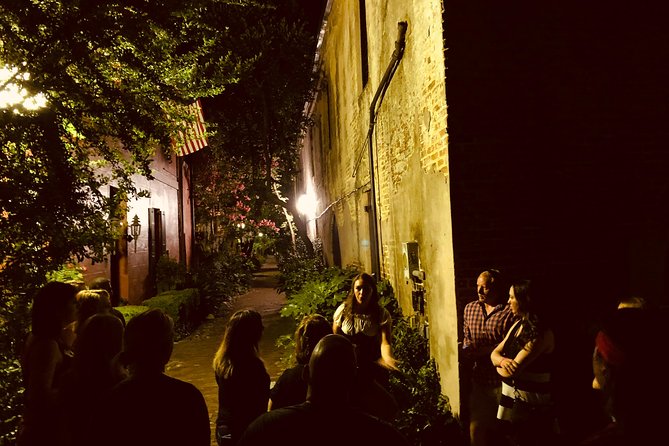 Charleston Haunted Booze and Boos Ghost Walking Tour - Why the Charleston format works