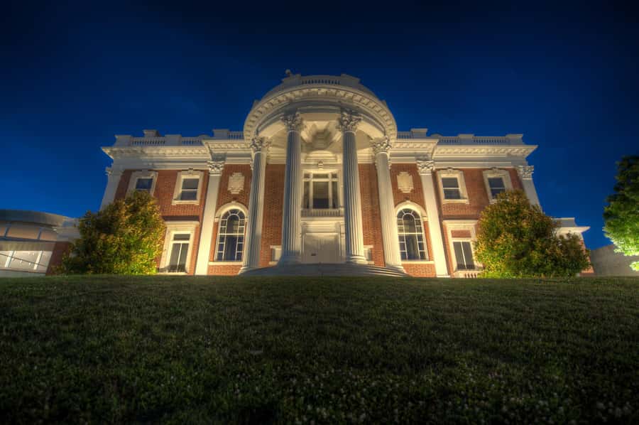 Chattanooga: A Spooky and Family-Friendly Walking Tour - Hearing the Stories Behind Civil War and Murder Legends