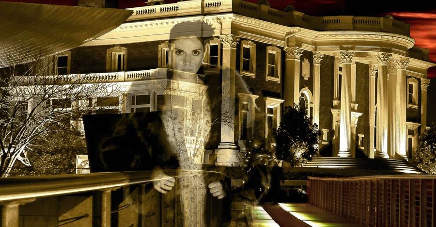Chattanooga: Original Local Award-Winning Walking Ghost Tour - How the guides shape the night