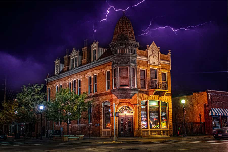 Cheyenne: Rodeo Ghosts Haunted Walking Tour - Meeting at the Wyoming State Capitol