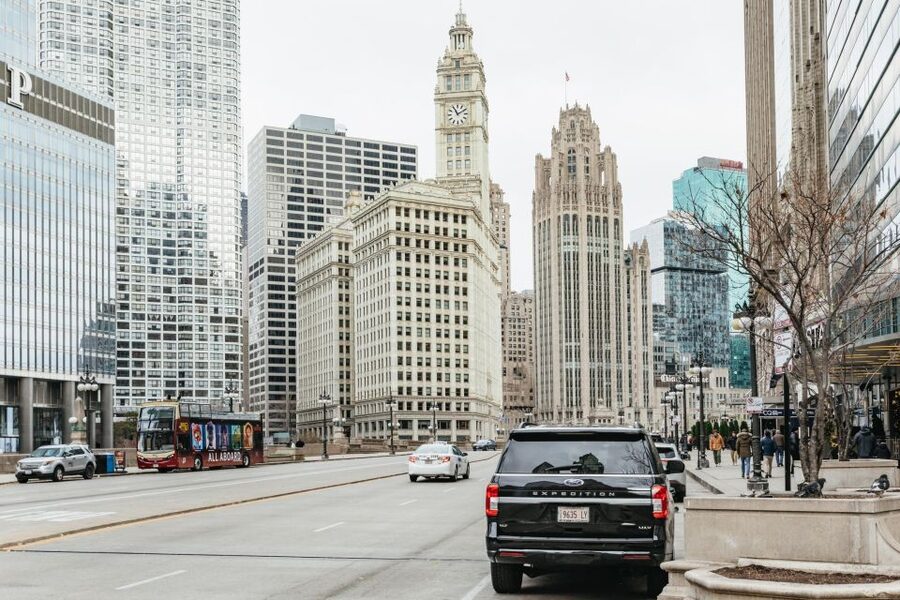 Chicago: Gangsters and Ghosts Guided Walking Tour - From vice district to polished downtown