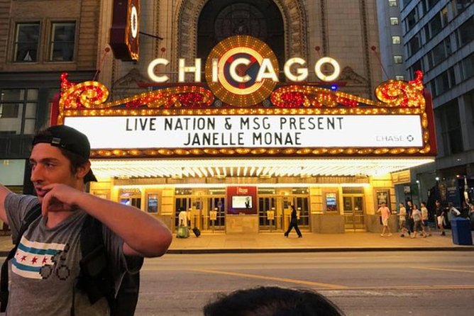 Chicago: Gangsters and Ghosts Walking Tour - The minibus option and Harry Caray’s stop