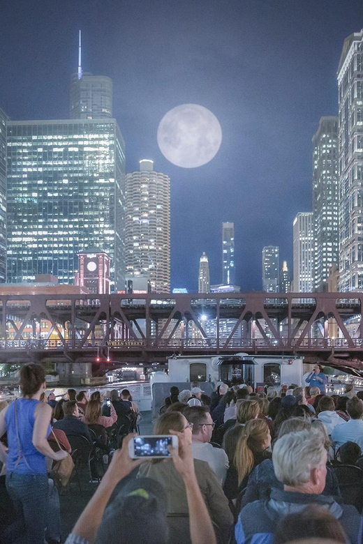 Chicago: Historic Gangsters & Ghosts Night Cruise - The Eastland disaster and Chicago Fire