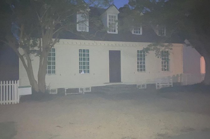 Colonial Williamsburg Ghost Stories and Walking Tour - What Lonnie does well