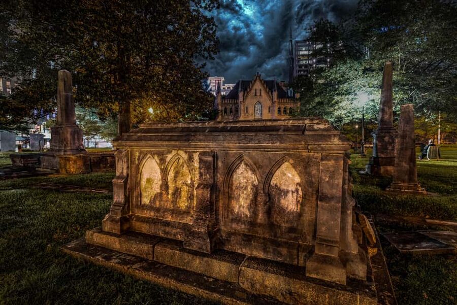 Curses & Corsets: Charlotte's Candlelight Ghost Tours - How the guides shape the experience
