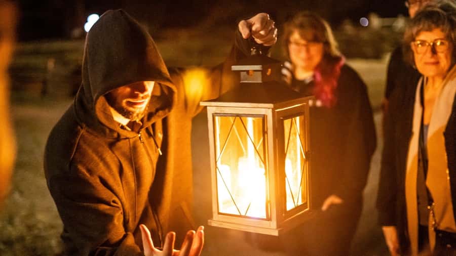 Dallas: Historic West End Ghost Walking Tour - Hotels, pizza, and the smaller stops