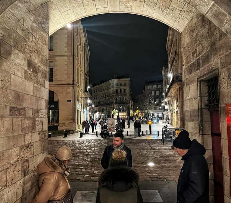 Dark Bordeaux: Ghosts, True Crimes, Eternal haunting Tales - Starting at Twilight in Bordeaux