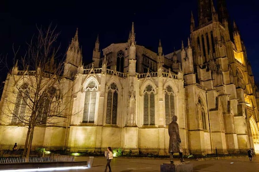 Dark Bordeaux: Ghosts, True Crimes, Eternal haunting Tales - Place Fernand Laffargue and the Less Familiar Route