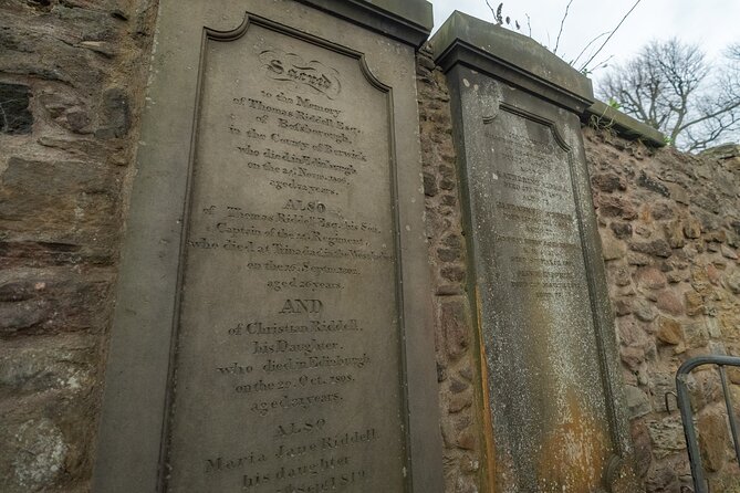 Dark History and Ghost Tour of Edinburgh - Timing, footwear, and who should book