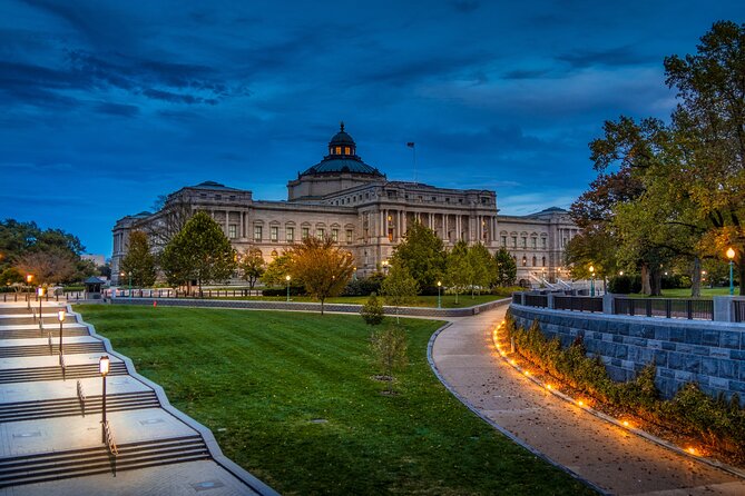 Dark History: Scandals of Capitol Hill Evening Walking Tour - Why the small group and tablet matter