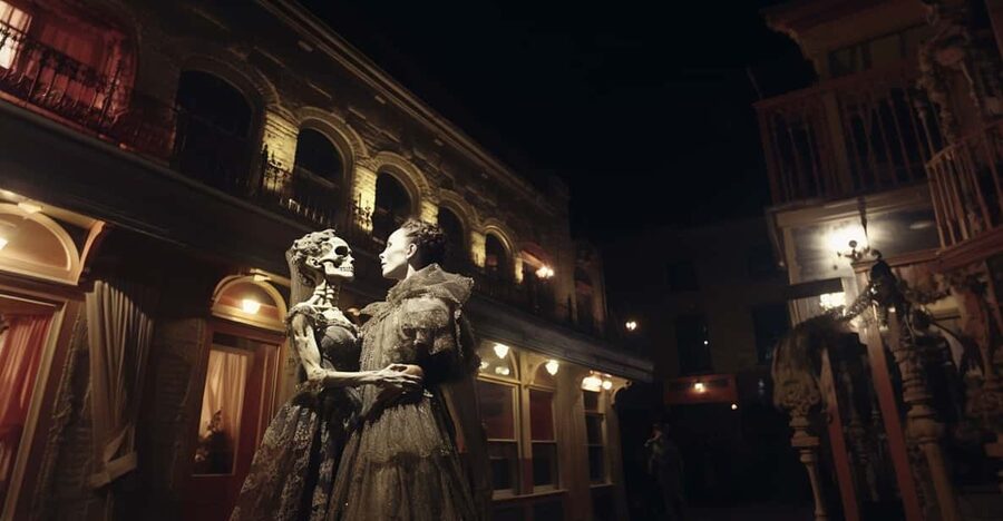 Deadwood Ghost Tours: Ghosts & Graves of Gunslingers' Gulch - Deadwood after dark, where the old West turns uneasy