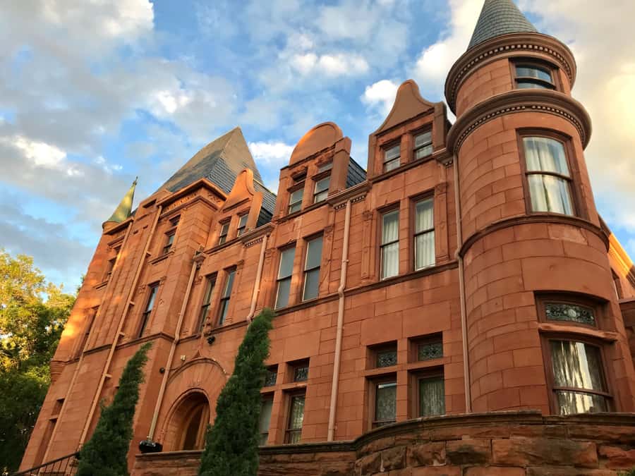 Denver: Twilight Ghost Walking Tour - A twilight start at 901 Sherman Street
