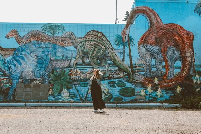 Dinosaurs, Canyons & Ghost Towns: Ultimate Drumheller Day Tour - The main drawback: limited flexibility and a high per-person cost