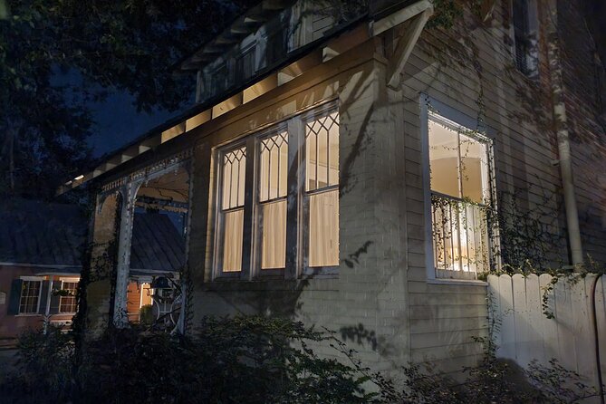 Doctor Buzzard's Goodtime Ghost Tour - Colonial Park Cemetery after dark