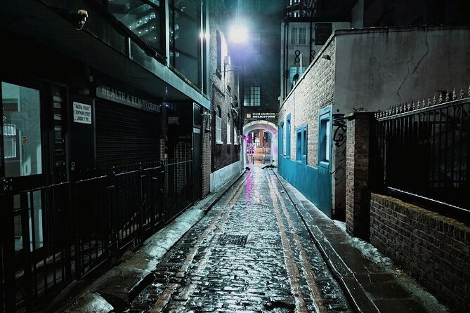 Dr Blood's Jack the Ripper Tour - Mitre Square and Goulston Street: the police clues