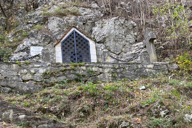 Dracula’s Tour – Vampires, Ghosts and Haunted Places in Bran - Why this is more than another Bran Castle stop